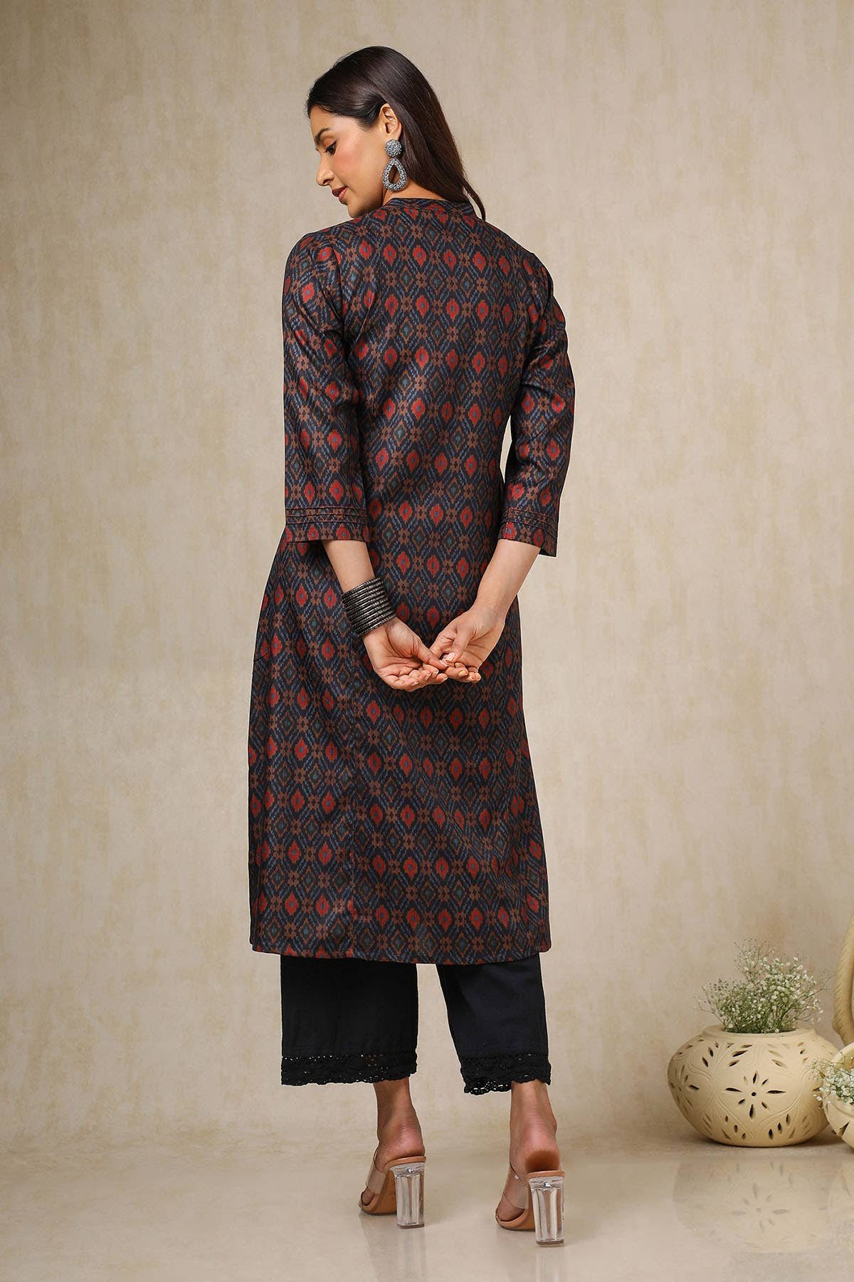 Navy Blue Linen Blend Ikat Print Kurta - Image 4
